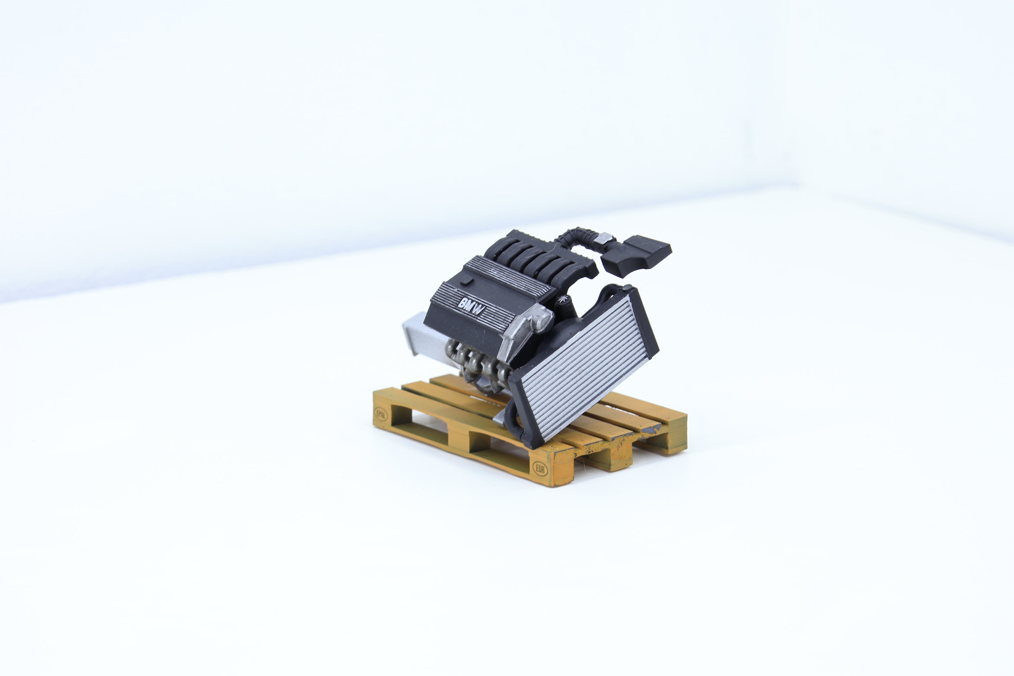 محرك BMW M50 – مقياس 1/18