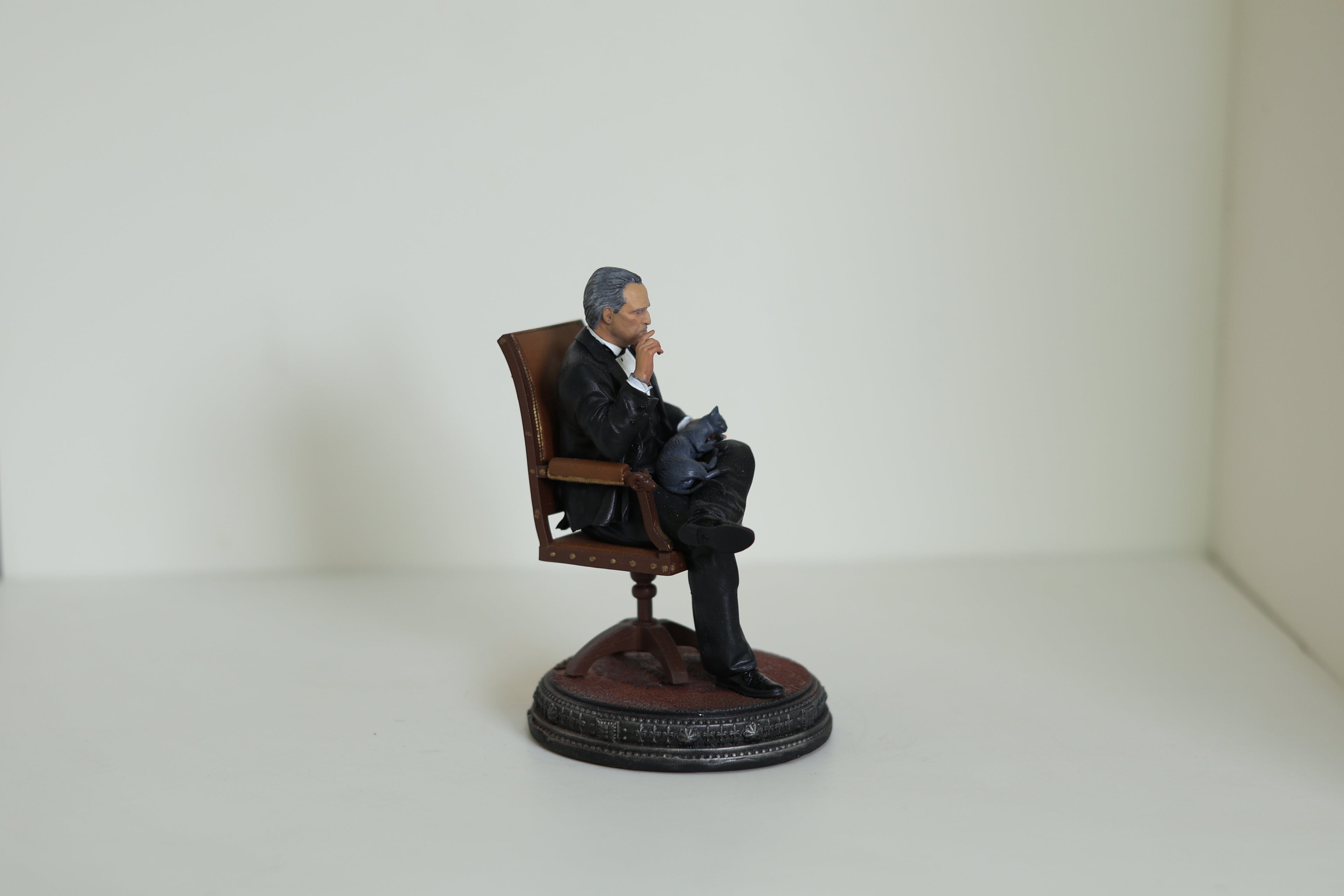 مجسم The Godfather – Don Vito Corleone 1/18 العراب