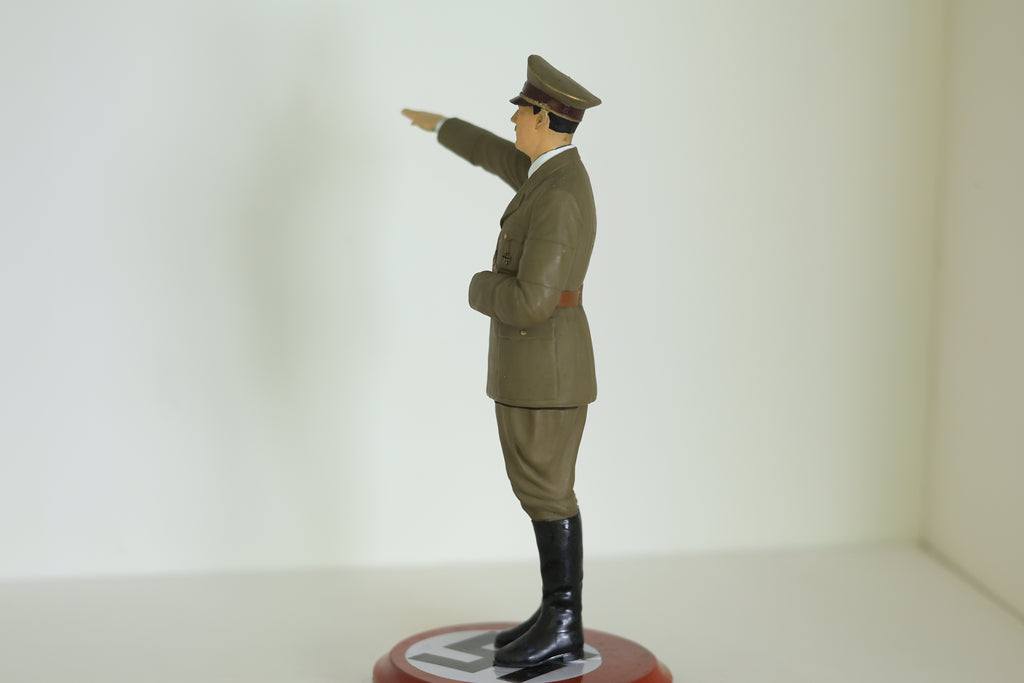 شخصية من الحرب العالمية الثانية قياس 1/10 أدولف